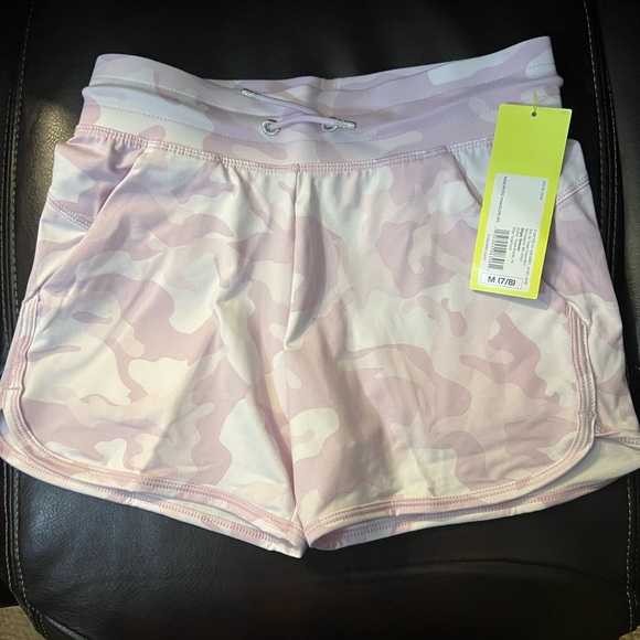 Pink Camouflage girls Shorts - Picture 1 of 3
